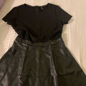 XXI black leather bottom-medium side